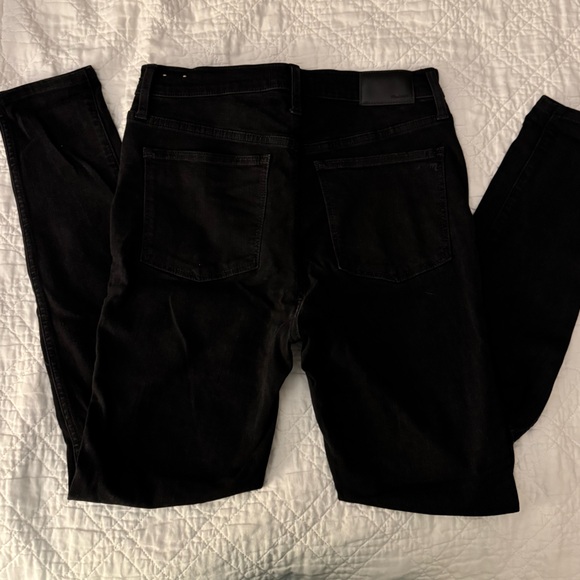 Madewell Black Distressed Ankle Jeans - Picture 2 of 4
